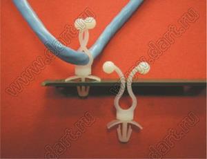 THL-4.8 зажим кабеля с защелкой в панель; нейлон-66 (UL); натуральный